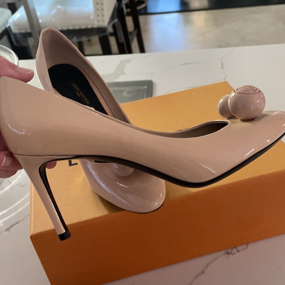 Louis Vuitton Betty Pumps - Picture 7 of 10